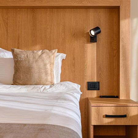 Hotel Central Pascani Екстер'єр фото