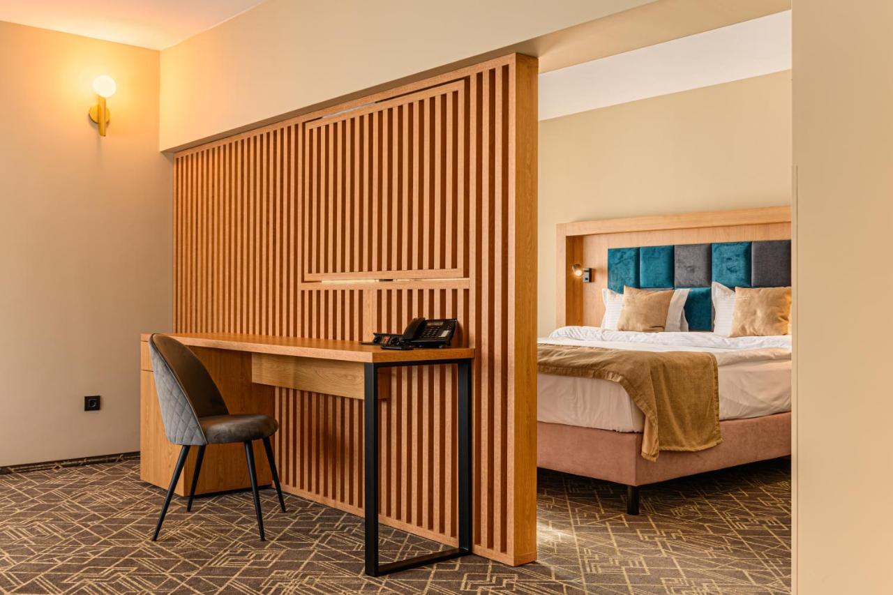 Hotel Central Pascani Екстер'єр фото