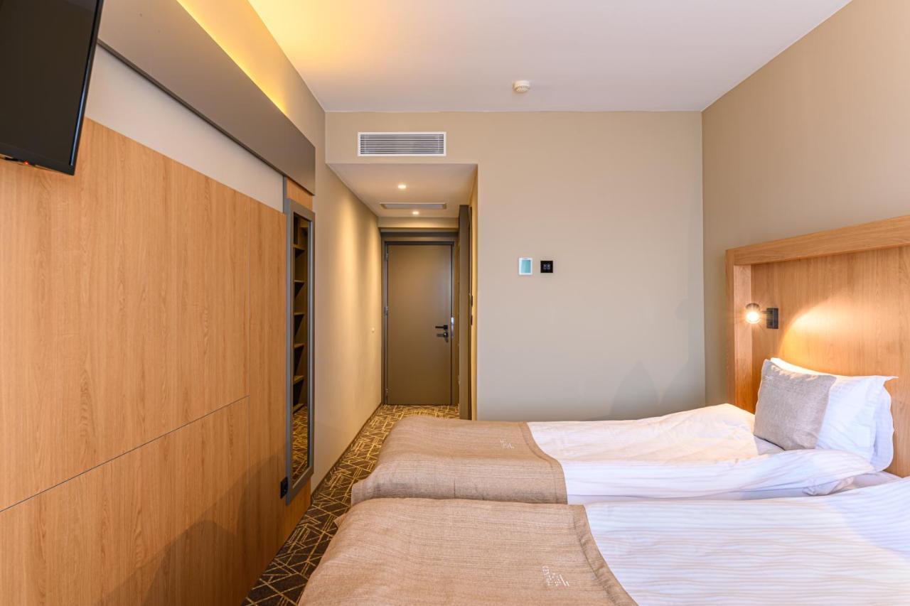 Hotel Central Pascani Екстер'єр фото