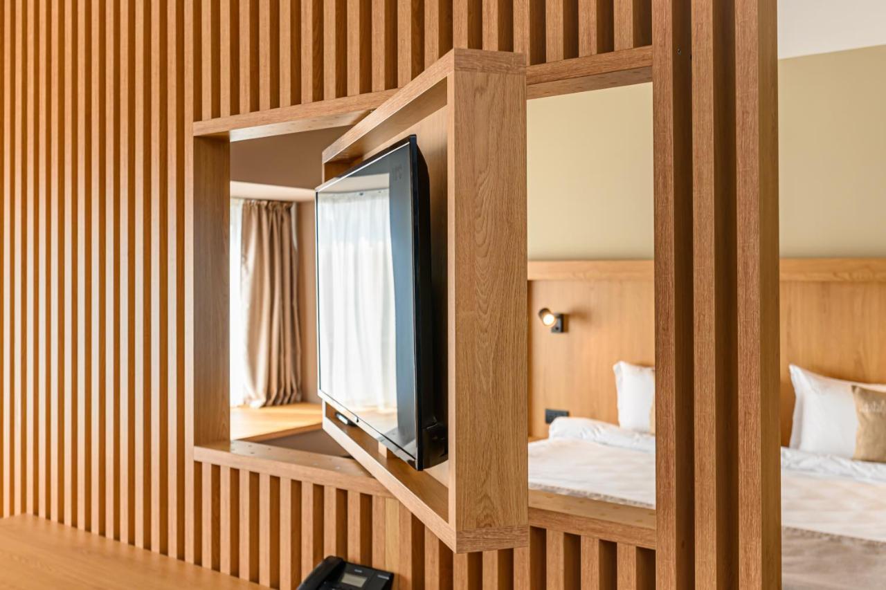 Hotel Central Pascani Екстер'єр фото