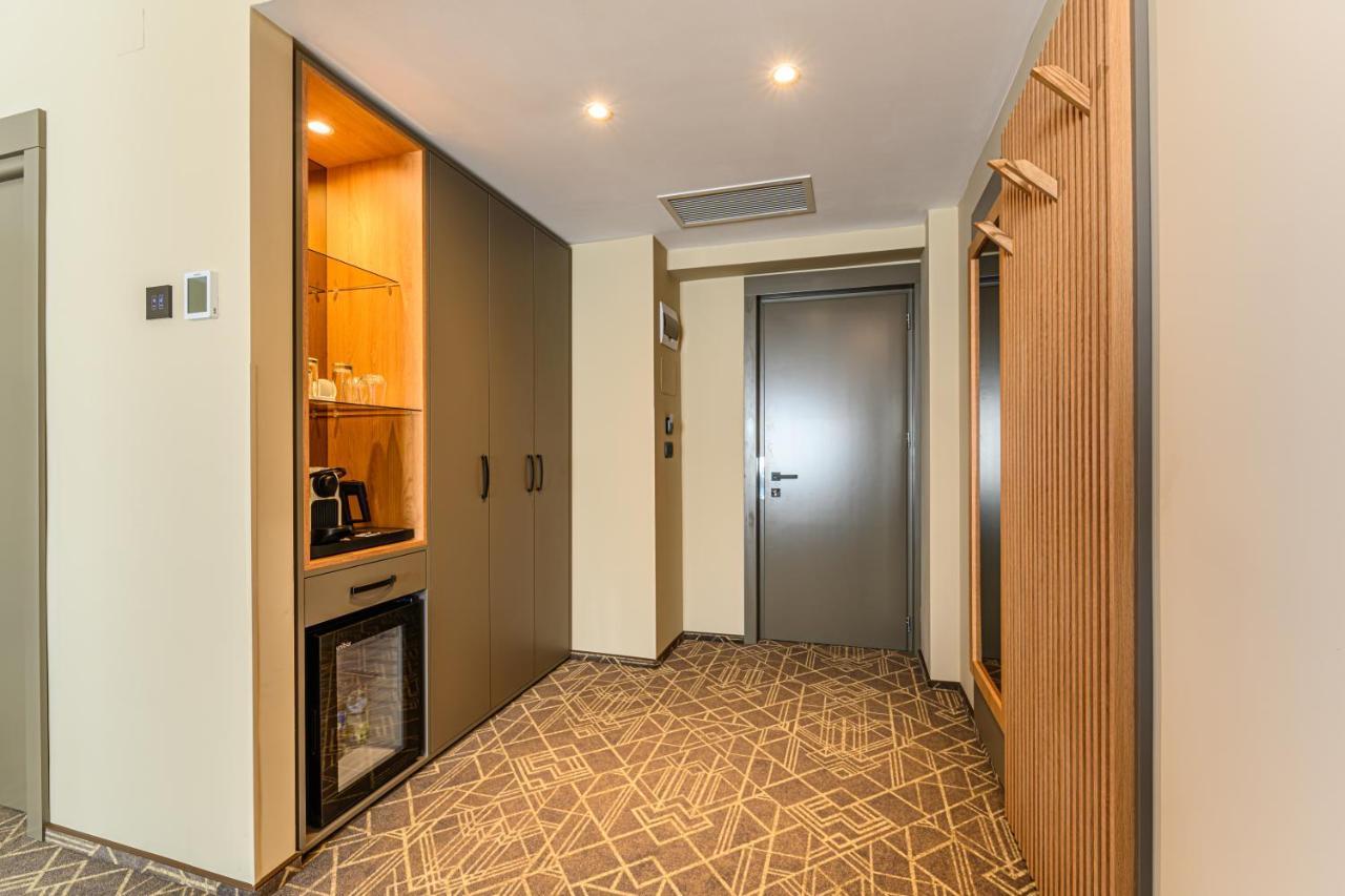 Hotel Central Pascani Екстер'єр фото