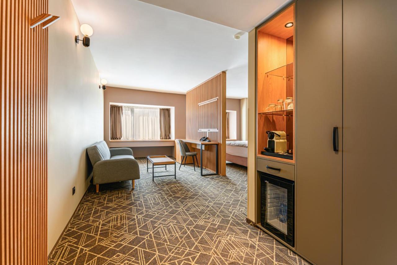 Hotel Central Pascani Екстер'єр фото