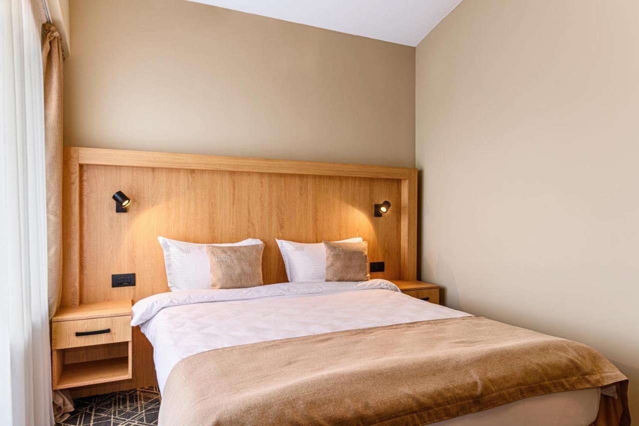 Hotel Central Pascani Екстер'єр фото