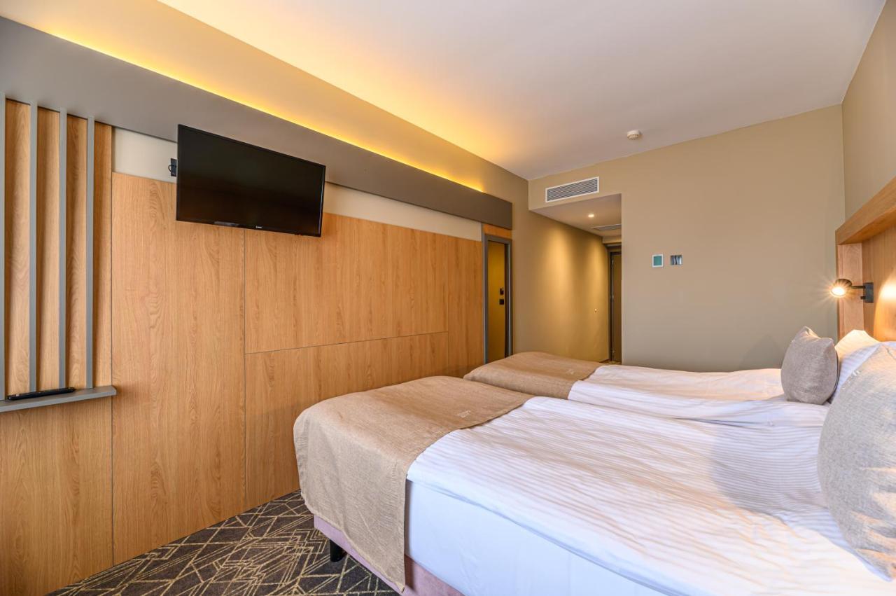 Hotel Central Pascani Екстер'єр фото