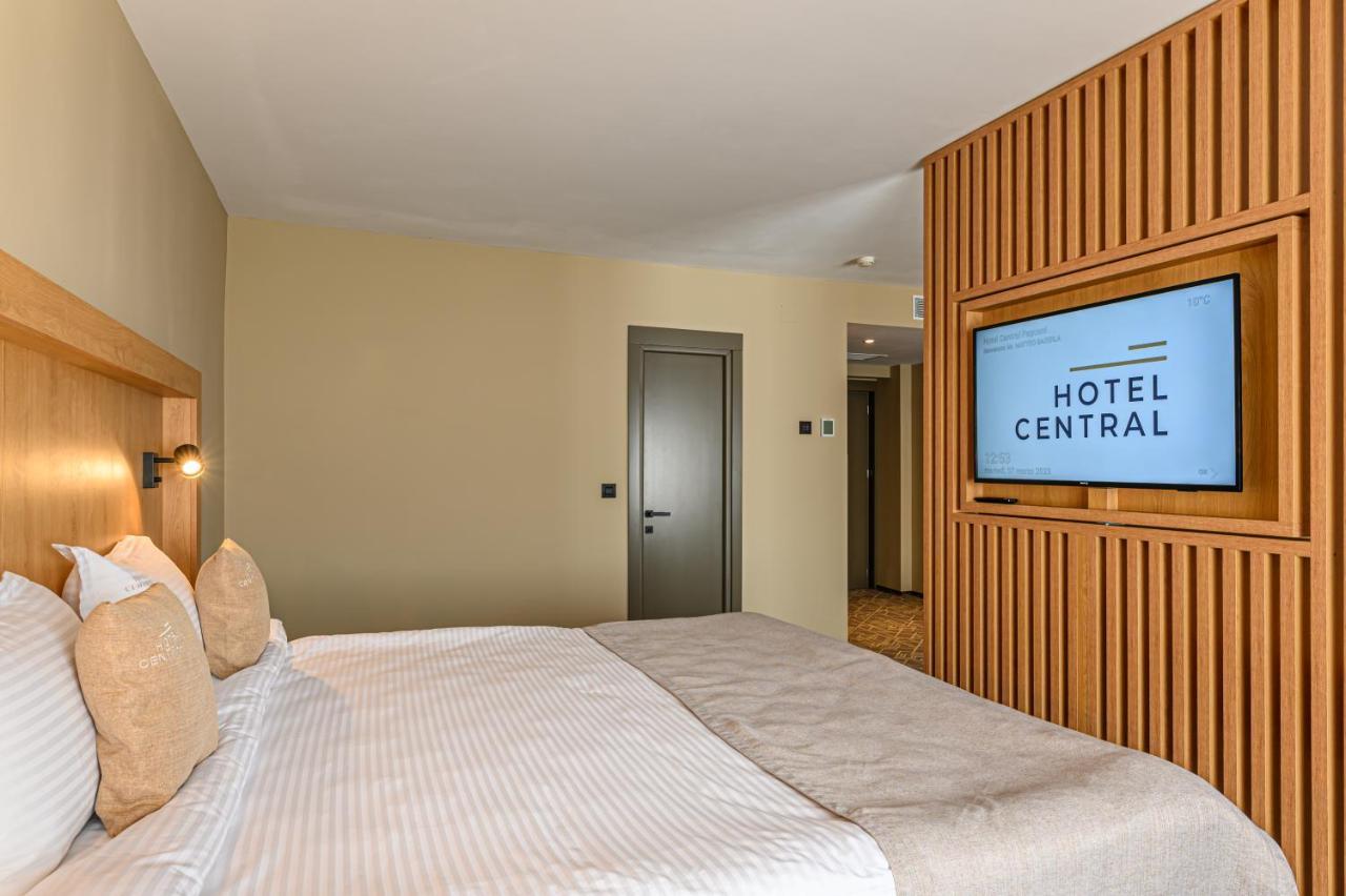 Hotel Central Pascani Екстер'єр фото