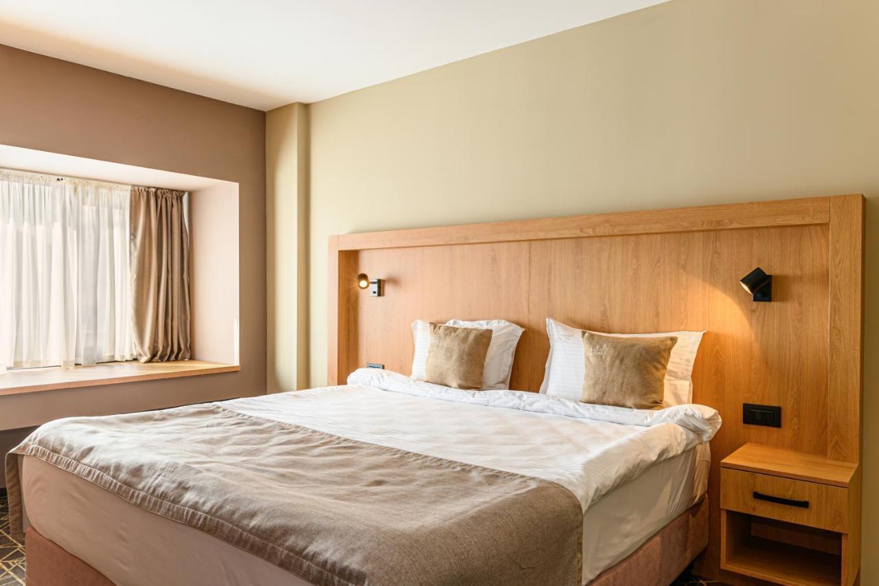 Hotel Central Pascani Екстер'єр фото