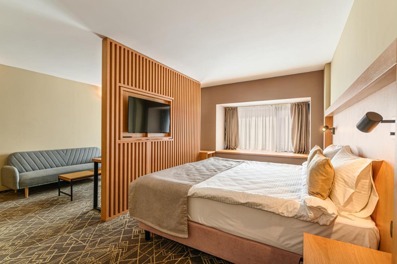 Hotel Central Pascani Екстер'єр фото