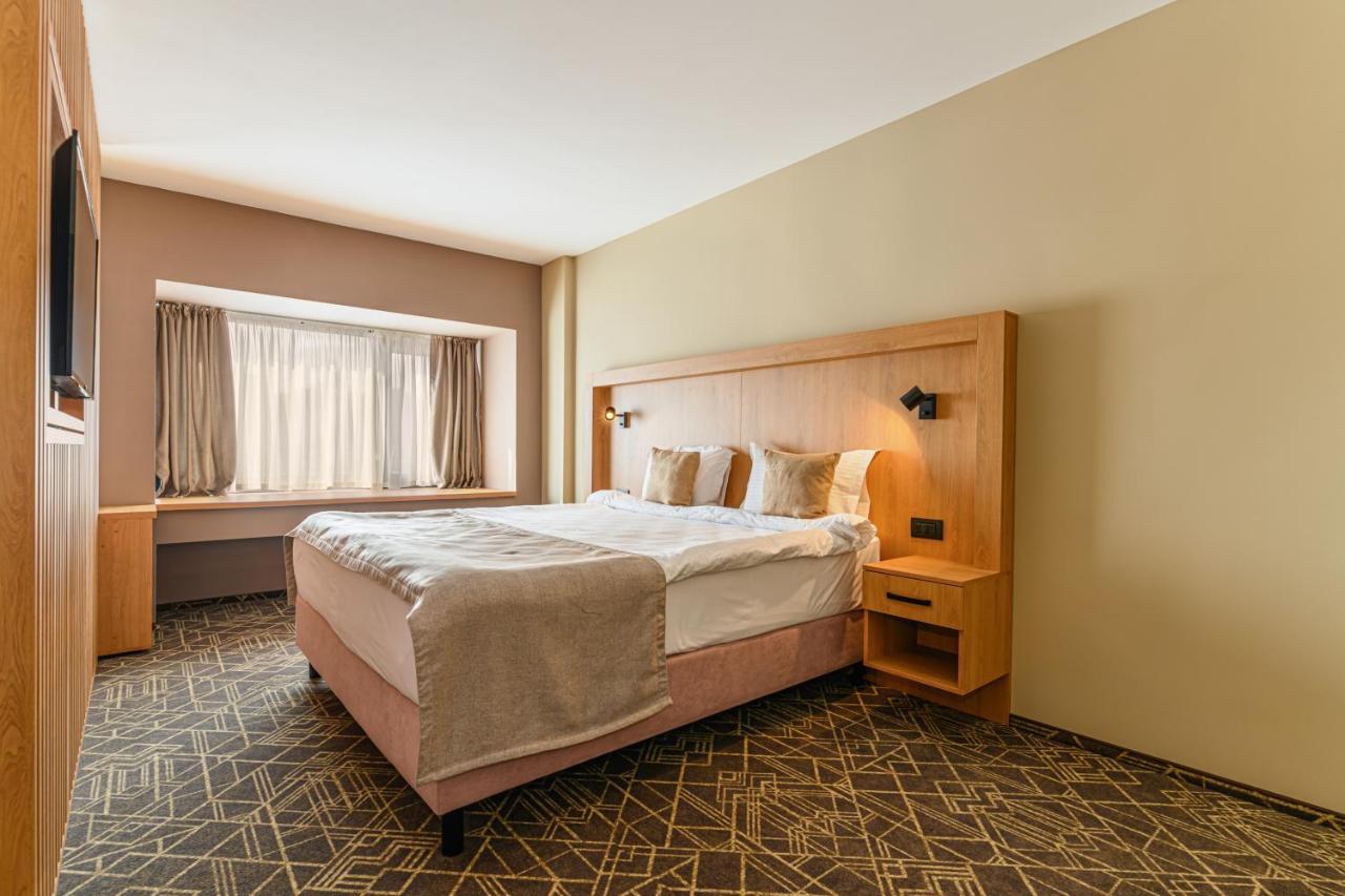 Hotel Central Pascani Екстер'єр фото