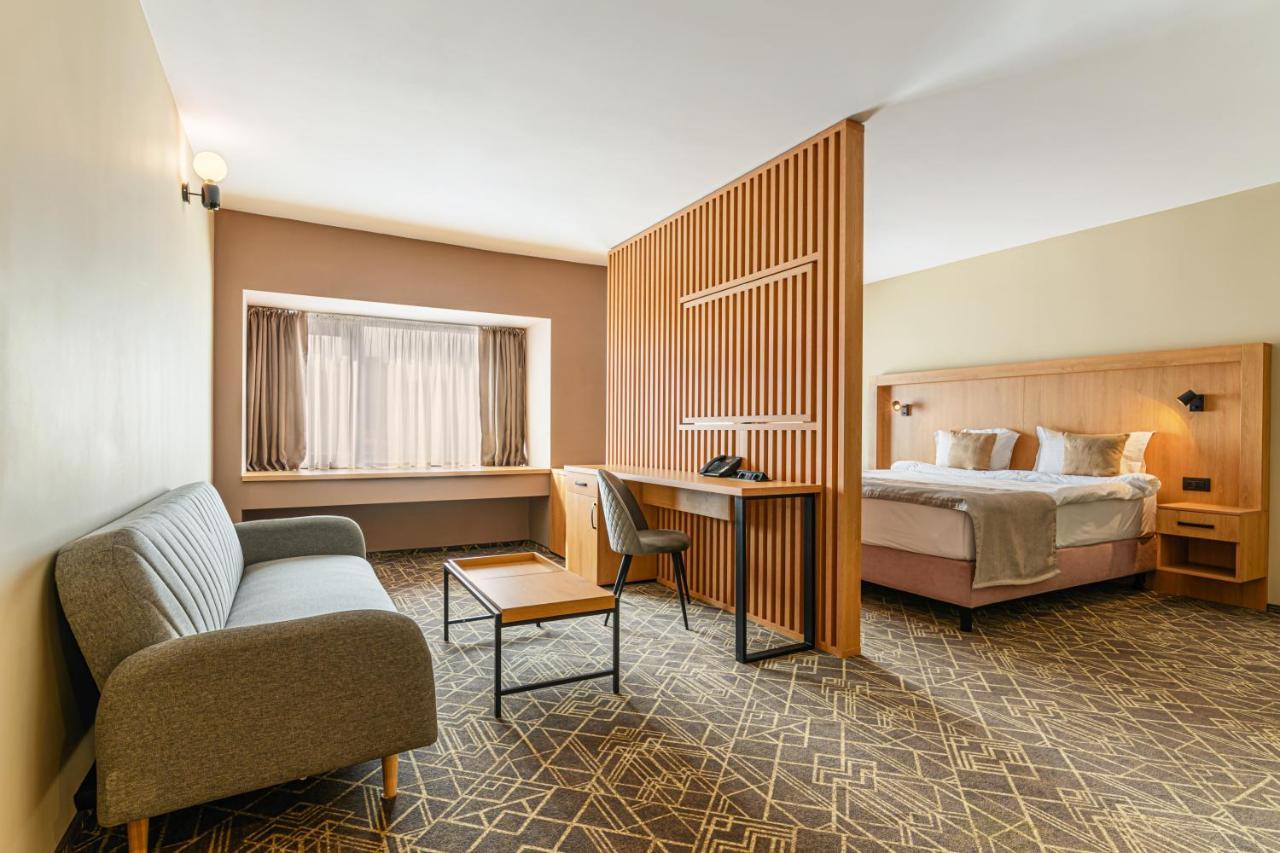 Hotel Central Pascani Екстер'єр фото