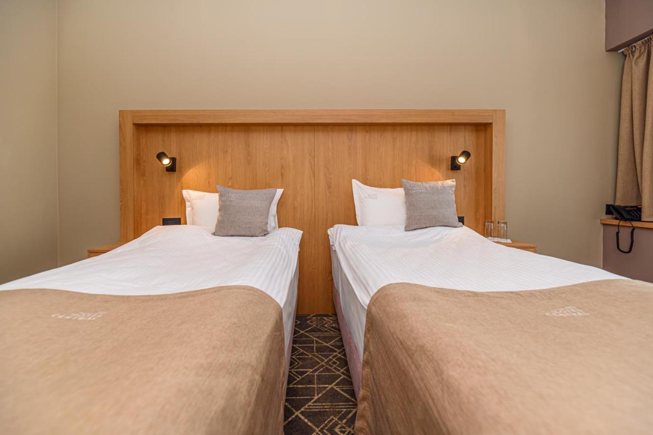 Hotel Central Pascani Екстер'єр фото