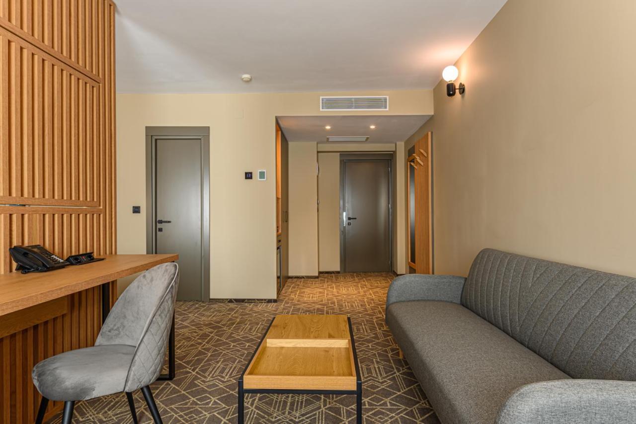 Hotel Central Pascani Екстер'єр фото