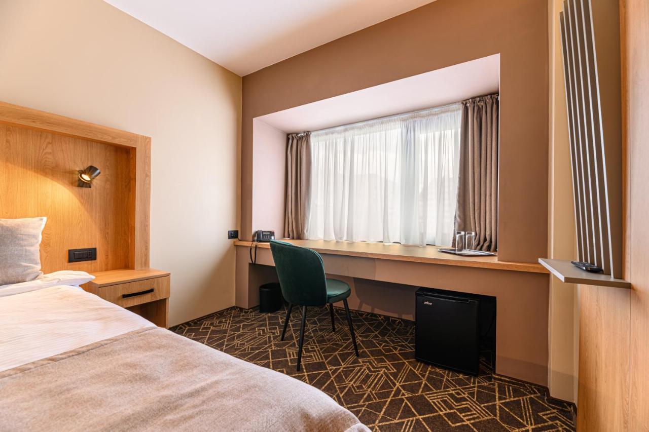 Hotel Central Pascani Екстер'єр фото