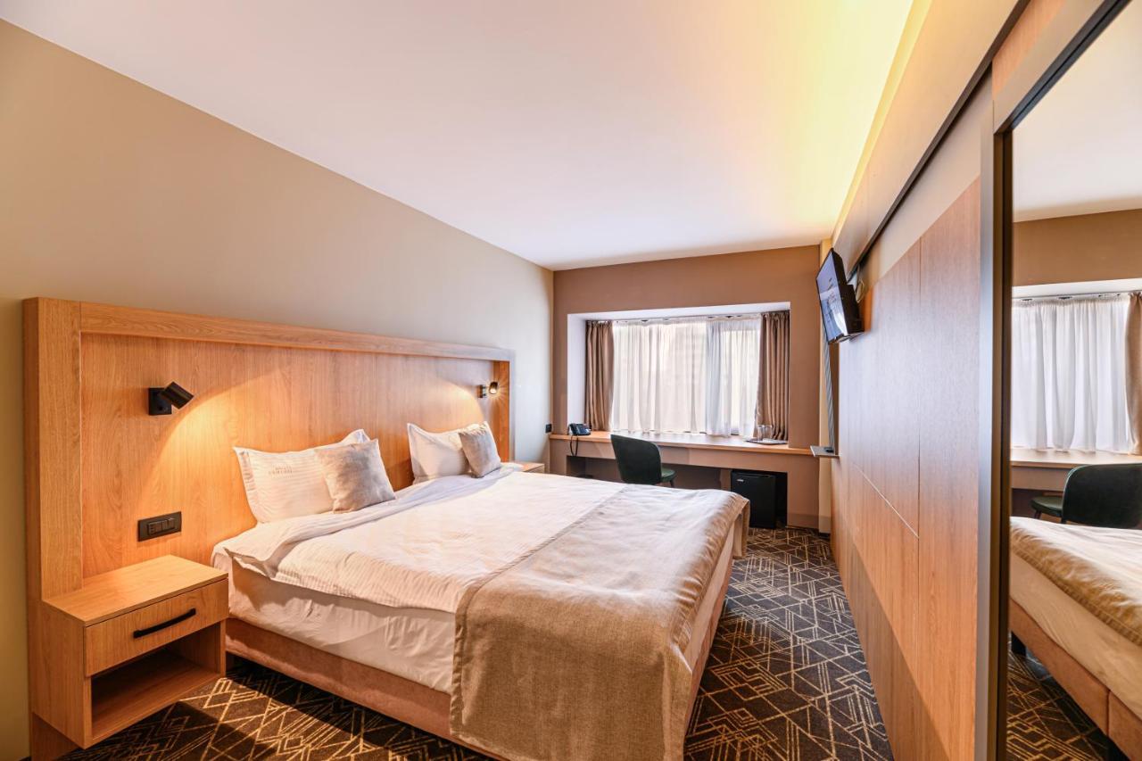 Hotel Central Pascani Екстер'єр фото