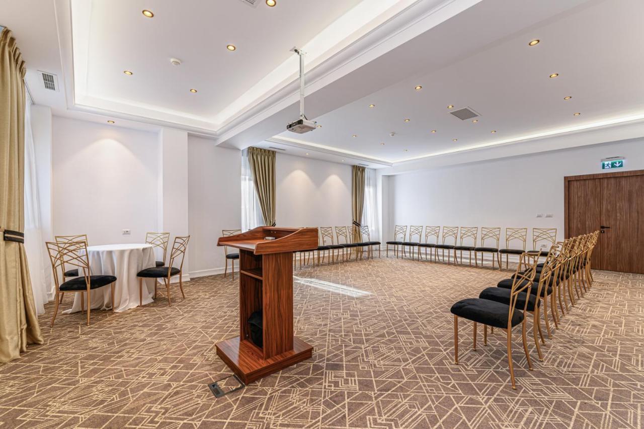 Hotel Central Pascani Екстер'єр фото