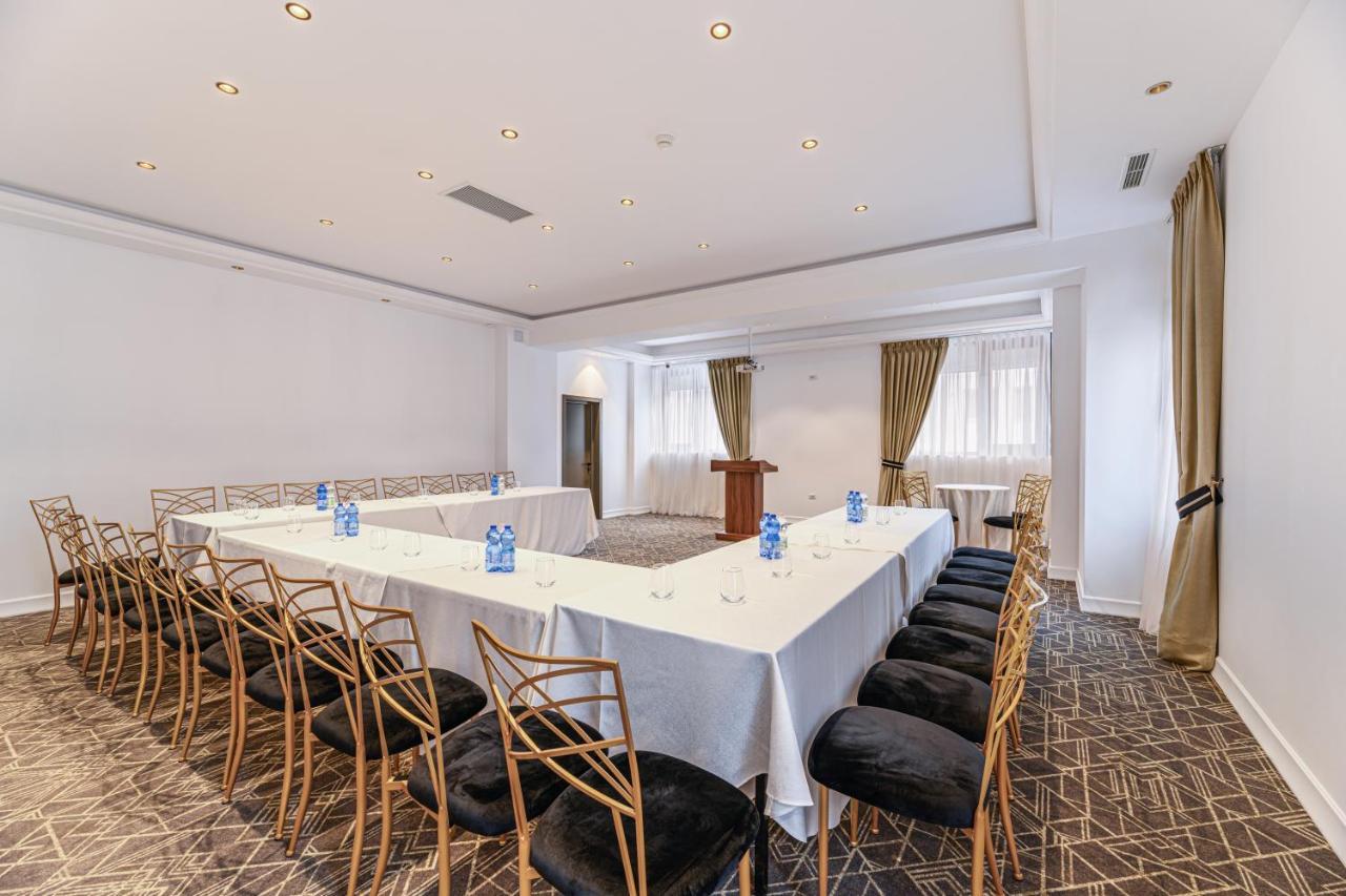 Hotel Central Pascani Екстер'єр фото