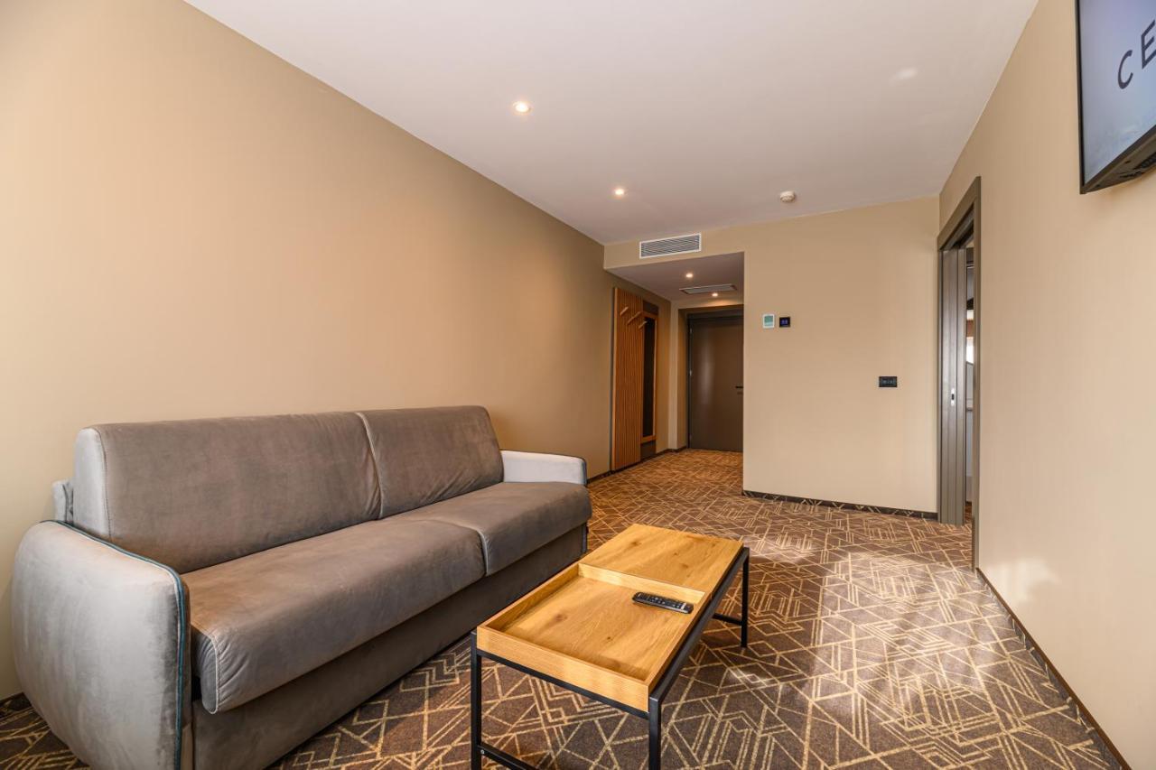 Hotel Central Pascani Екстер'єр фото