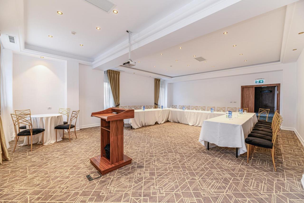 Hotel Central Pascani Екстер'єр фото