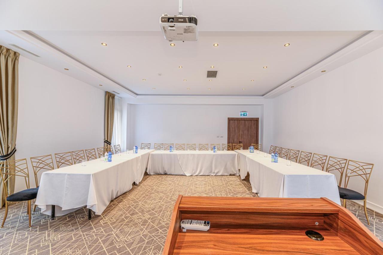 Hotel Central Pascani Екстер'єр фото