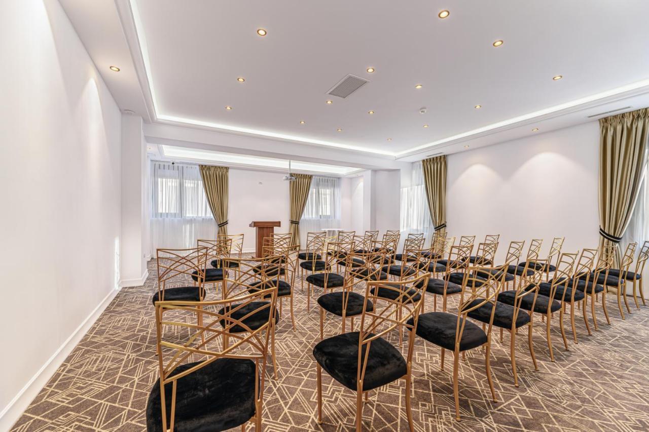 Hotel Central Pascani Екстер'єр фото
